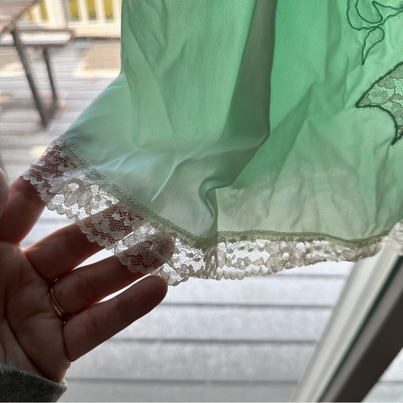 Vintage slip nightgown lingerie by Movie Star size 32 small mint green lace - Picture 3 of 9